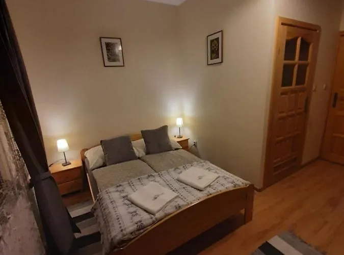 Oda ve Kahvaltı Tomida 3*